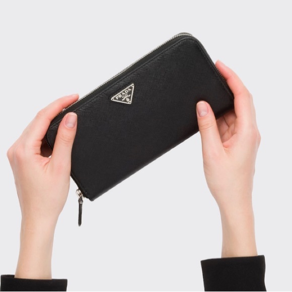Prada Authenic Saffiano Wallet - Picture 2 of 8